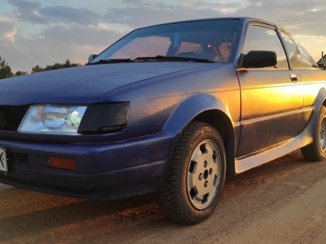 Синій Мазда 323, об'ємом двигуна 0 л та пробігом 111 тис. км за 1000 $, фото 1 на Automoto.ua