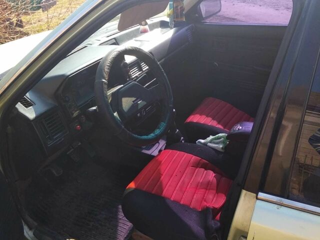 Зелений Мазда 323, об'ємом двигуна 1.3 л та пробігом 68 тис. км за 395 $, фото 1 на Automoto.ua