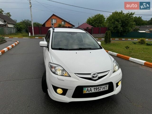 Белый Мазда 5, объемом двигателя 2 л и пробегом 300 тыс. км за 4200 $, фото 1 на Automoto.ua