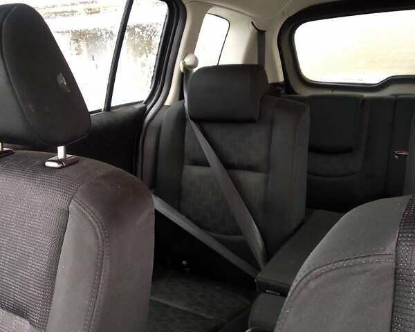 Черный Мазда 5, объемом двигателя 2 л и пробегом 204 тыс. км за 6200 $, фото 1 на Automoto.ua