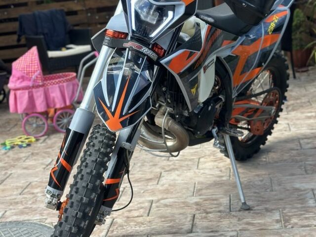Черный Мазда 5, объемом двигателя 2 л и пробегом 314 тыс. км за 5972 $, фото 1 на Automoto.ua