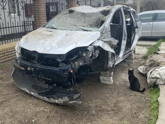 Серый Мазда 5, объемом двигателя 1.8 л и пробегом 3 тыс. км за 1100 $, фото 1 на Automoto.ua