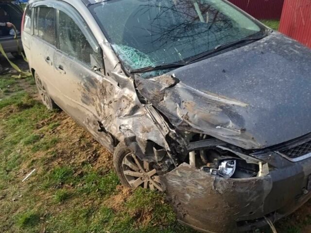 Серый Мазда 5, объемом двигателя 2 л и пробегом 250 тыс. км за 3500 $, фото 1 на Automoto.ua