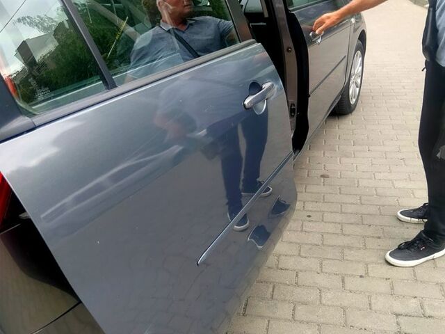 Сірий Мазда 5, об'ємом двигуна 2 л та пробігом 262 тис. км за 5200 $, фото 1 на Automoto.ua