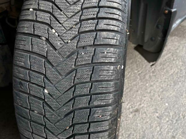 Сірий Мазда 5, об'ємом двигуна 2 л та пробігом 252 тис. км за 5750 $, фото 1 на Automoto.ua