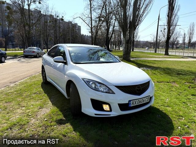 Белый Мазда 6, объемом двигателя 2 л и пробегом 300 тыс. км за 6350 $, фото 1 на Automoto.ua