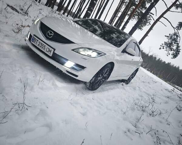 Белый Мазда 6, объемом двигателя 2 л и пробегом 195 тыс. км за 7600 $, фото 1 на Automoto.ua