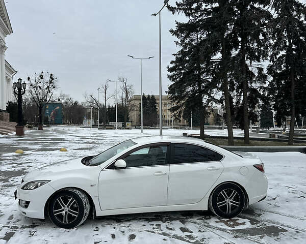 Білий Мазда 6, об'ємом двигуна 2 л та пробігом 240 тис. км за 7600 $, фото 1 на Automoto.ua