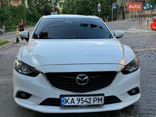Белый Мазда 6, объемом двигателя 2.5 л и пробегом 220 тыс. км за 12800 $, фото 1 на Automoto.ua