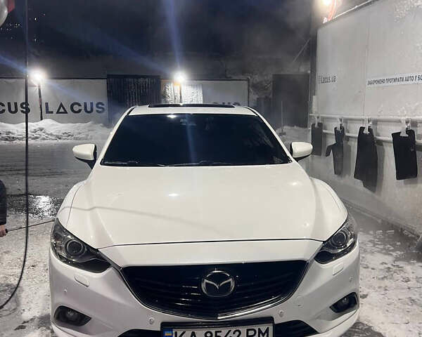 Белый Мазда 6, объемом двигателя 2.5 л и пробегом 220 тыс. км за 12000 $, фото 1 на Automoto.ua