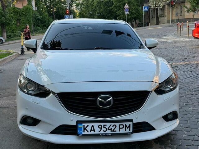 Белый Мазда 6, объемом двигателя 2.5 л и пробегом 220 тыс. км за 10000 $, фото 1 на Automoto.ua