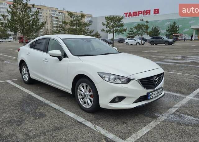 Белый Мазда 6, объемом двигателя 2 л и пробегом 225 тыс. км за 11999 $, фото 1 на Automoto.ua
