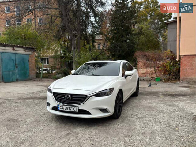 Мазда 6 2015 у Умани на Automoto.ua Білий Мазда 6, об'ємом двигуна 2.5 л та пробігом 170 тис. км за 13500 $, фото 1 на Automoto.ua