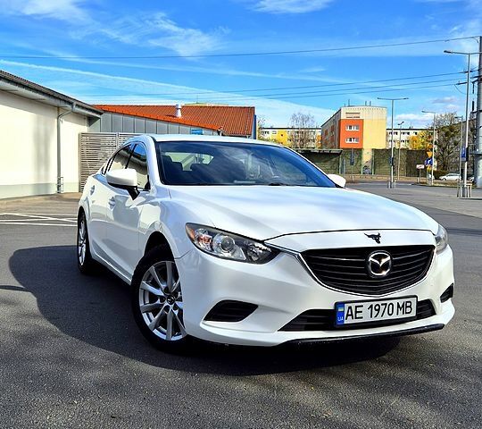 Белый Мазда 6, объемом двигателя 2.5 л и пробегом 150 тыс. км за 11000 $, фото 1 на Automoto.ua