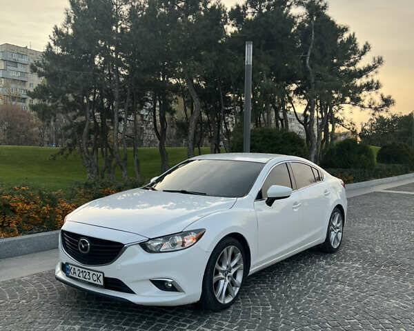 Белый Мазда 6, объемом двигателя 2.49 л и пробегом 181 тыс. км за 10800 $, фото 1 на Automoto.ua