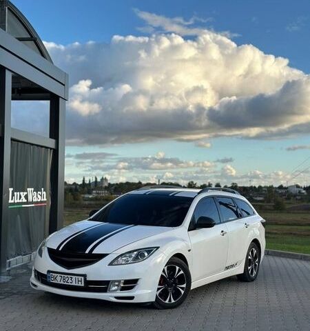 Белый Мазда 6, объемом двигателя 2 л и пробегом 340 тыс. км за 6000 $, фото 1 на Automoto.ua