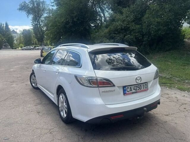 Білий Мазда 6, об'ємом двигуна 2 л та пробігом 235 тис. км за 7800 $, фото 1 на Automoto.ua