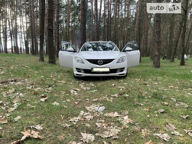 Білий Мазда 6, об'ємом двигуна 2.2 л та пробігом 235 тис. км за 6400 $, фото 1 на Automoto.ua