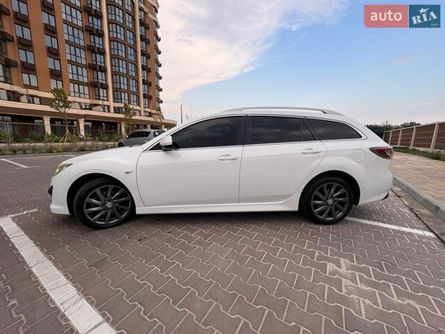 Білий Мазда 6, об'ємом двигуна 2 л та пробігом 263 тис. км за 8200 $, фото 1 на Automoto.ua