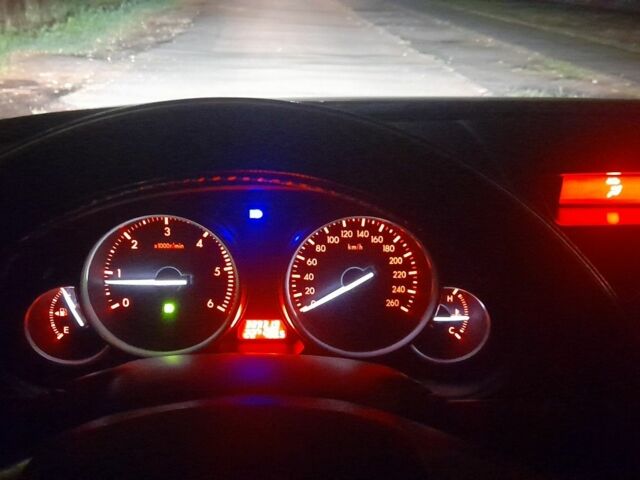 Черный Мазда 6, объемом двигателя 2 л и пробегом 370 тыс. км за 5700 $, фото 1 на Automoto.ua
