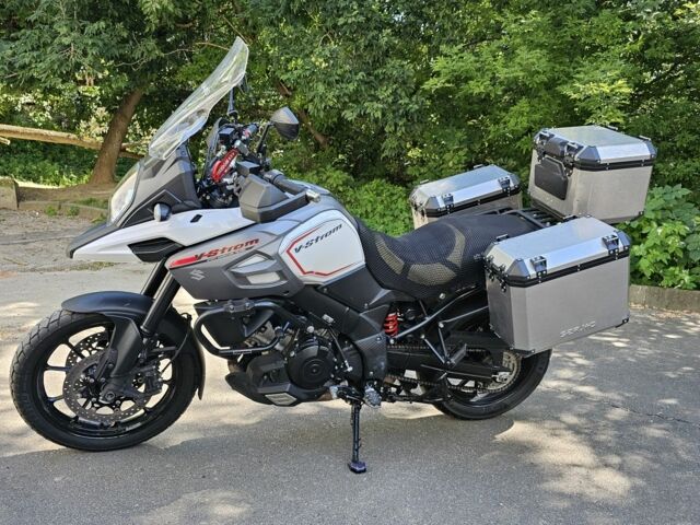 Красный Мазда 6, объемом двигателя 2 л и пробегом 238 тыс. км за 5900 $, фото 1 на Automoto.ua