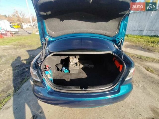 Синій Мазда 6, об'ємом двигуна 1.8 л та пробігом 200 тис. км за 5600 $, фото 1 на Automoto.ua