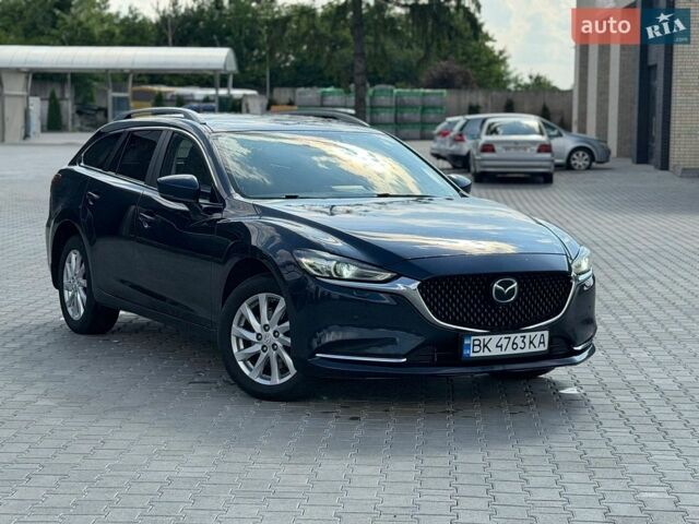 Синий Мазда 6, объемом двигателя 2.2 л и пробегом 240 тыс. км за 12950 $, фото 1 на Automoto.ua