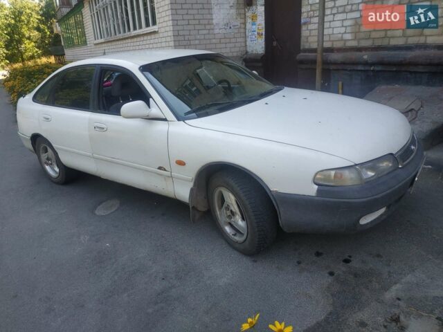 Білий Мазда 626, об'ємом двигуна 2 л та пробігом 420 тис. км за 2000 $, фото 1 на Automoto.ua