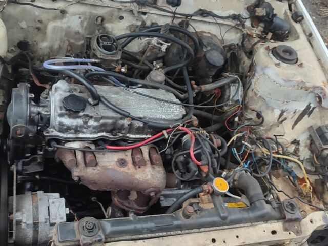 Белый Мазда 626, объемом двигателя 2 л и пробегом 380 тыс. км за 339 $, фото 1 на Automoto.ua