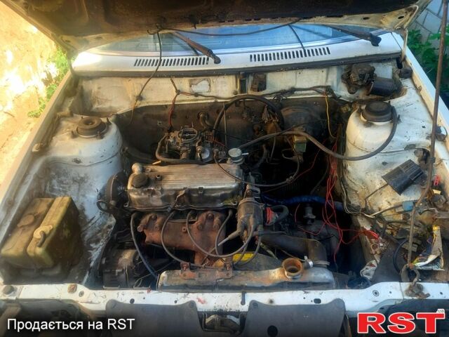 Белый Мазда 626, объемом двигателя 2 л и пробегом 0 тыс. км за 380 $, фото 1 на Automoto.ua