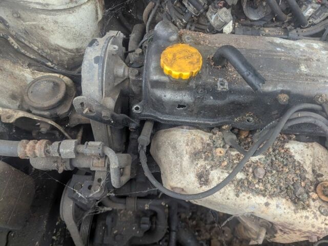 Білий Мазда 626, об'ємом двигуна 2 л та пробігом 300 тис. км за 300 $, фото 1 на Automoto.ua