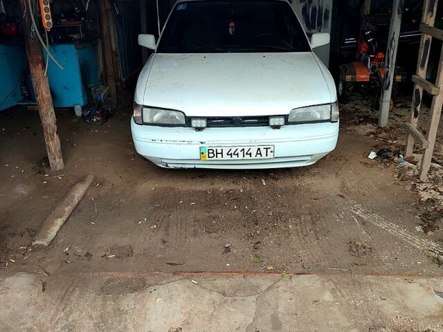 Білий Мазда 626, об'ємом двигуна 2 л та пробігом 0 тис. км за 1500 $, фото 1 на Automoto.ua