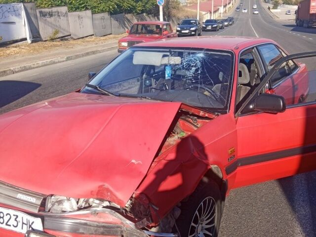 Червоний Мазда 626, об'ємом двигуна 2 л та пробігом 260 тис. км за 800 $, фото 1 на Automoto.ua