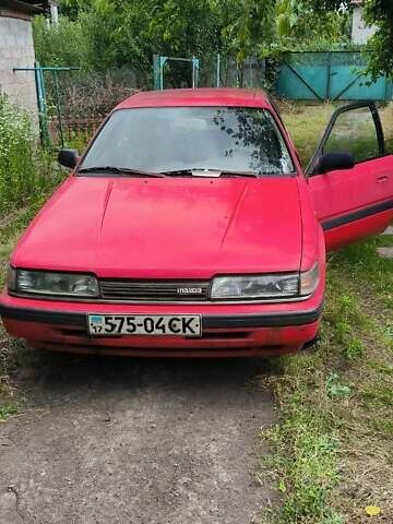 Красный Мазда 626, объемом двигателя 2 л и пробегом 214 тыс. км за 900 $, фото 1 на Automoto.ua