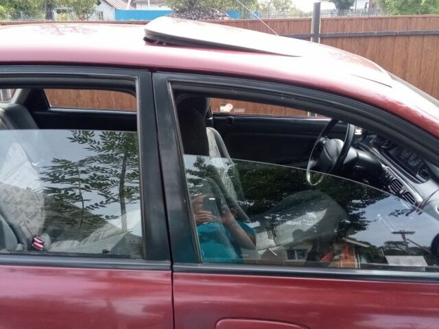 Червоний Мазда 626, об'ємом двигуна 1.8 л та пробігом 327 тис. км за 1300 $, фото 1 на Automoto.ua