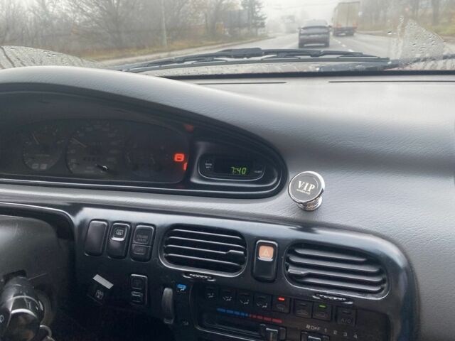 Красный Мазда 626, объемом двигателя 2 л и пробегом 561 тыс. км за 1600 $, фото 1 на Automoto.ua