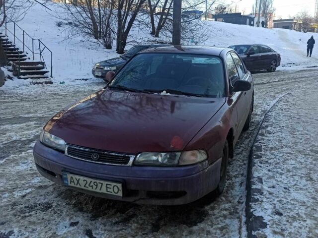 Красный Мазда 626, объемом двигателя 2 л и пробегом 290 тыс. км за 700 $, фото 1 на Automoto.ua