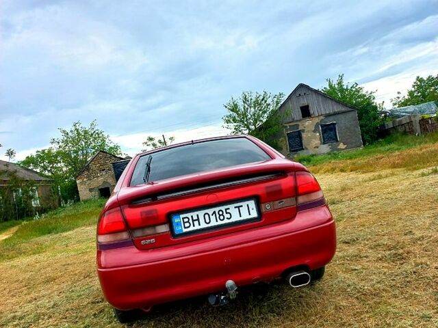 Красный Мазда 626, объемом двигателя 2 л и пробегом 0 тыс. км за 2200 $, фото 1 на Automoto.ua