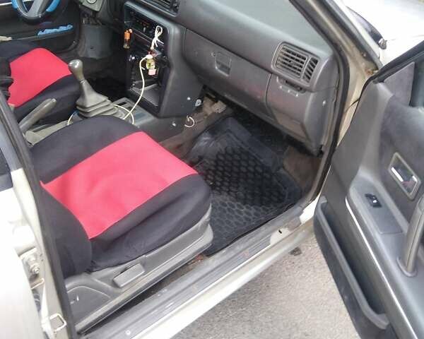 Серый Мазда 626, объемом двигателя 2 л и пробегом 700 тыс. км за 1500 $, фото 1 на Automoto.ua