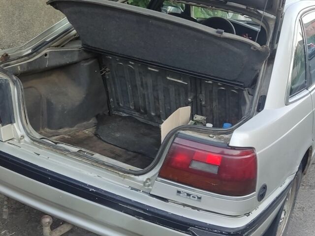 Серый Мазда 626, объемом двигателя 2 л и пробегом 370 тыс. км за 700 $, фото 1 на Automoto.ua