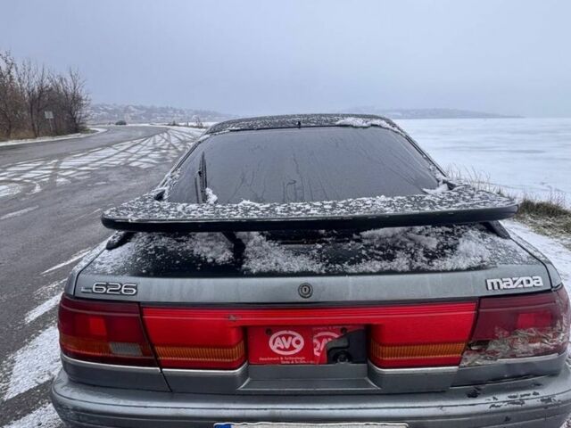 Сірий Мазда 626, об'ємом двигуна 2.2 л та пробігом 111 тис. км за 900 $, фото 1 на Automoto.ua