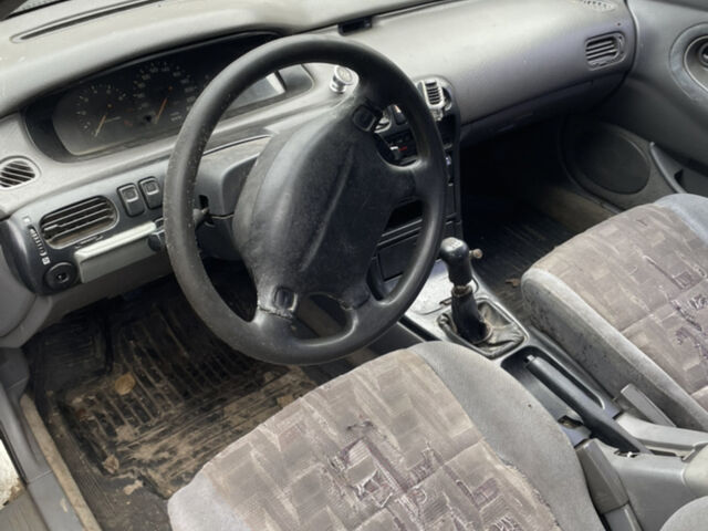 Сірий Мазда 626, об'ємом двигуна 2 л та пробігом 200 тис. км за 1000 $, фото 1 на Automoto.ua