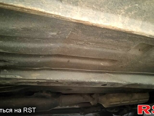 Серый Мазда 626, объемом двигателя 2 л и пробегом 285 тыс. км за 3100 $, фото 1 на Automoto.ua