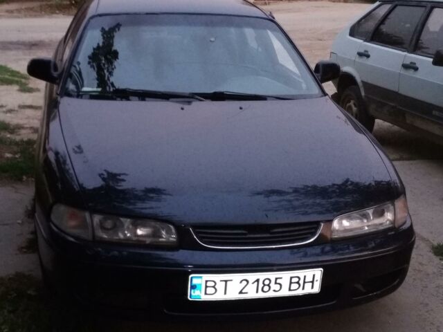 Синий Мазда 626, объемом двигателя 2 л и пробегом 298 тыс. км за 2600 $, фото 1 на Automoto.ua