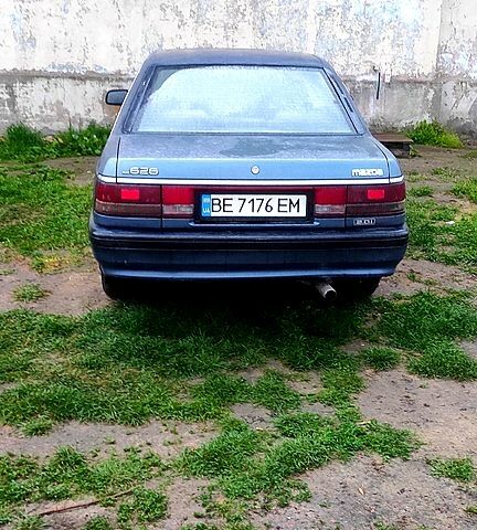 Синий Мазда 626, объемом двигателя 2 л и пробегом 200 тыс. км за 1400 $, фото 1 на Automoto.ua