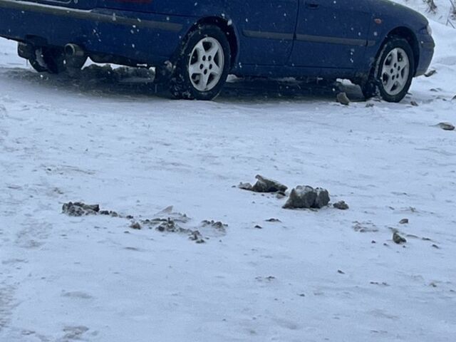 Синій Мазда 626, об'ємом двигуна 2 л та пробігом 310 тис. км за 3500 $, фото 1 на Automoto.ua