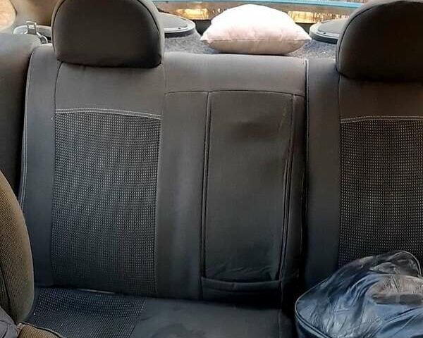 Синій Мазда 626, об'ємом двигуна 2 л та пробігом 400 тис. км за 2100 $, фото 1 на Automoto.ua