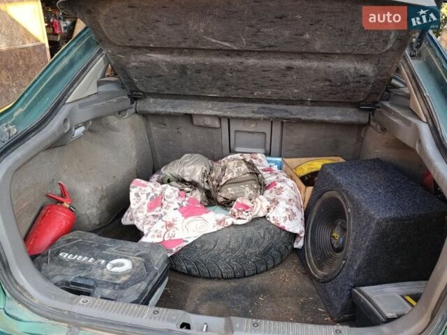 Зеленый Мазда 626, объемом двигателя 2 л и пробегом 480 тыс. км за 3308 $, фото 1 на Automoto.ua