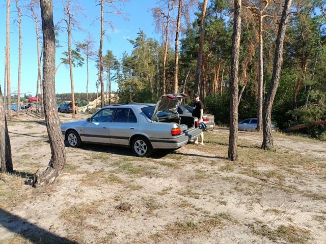 Сірий Мазда 929, об'ємом двигуна 2 л та пробігом 294 тис. км за 1000 $, фото 1 на Automoto.ua