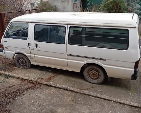Білий Мазда B-series, об'ємом двигуна 2.2 л та пробігом 300 тис. км за 3000 $, фото 1 на Automoto.ua